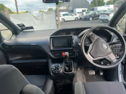 
										Toyota Noah Automatic Wheelchair 7 Seater 2017 full									