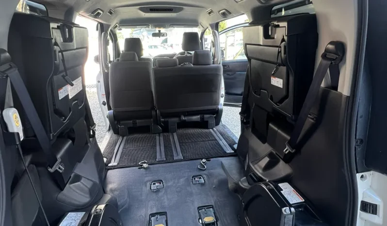 
								Toyota Noah Automatic Wheelchair 7 Seater 2017 full									