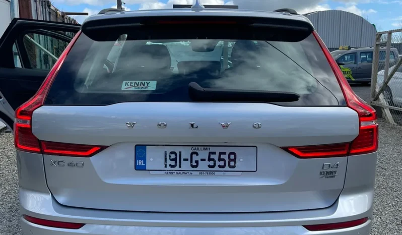 
								VOLVO XC60 Momentum D4 Auto 2019 full									
