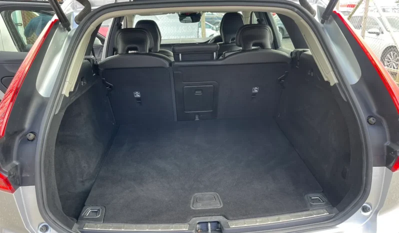 
								VOLVO XC60 Momentum D4 Auto 2019 full									