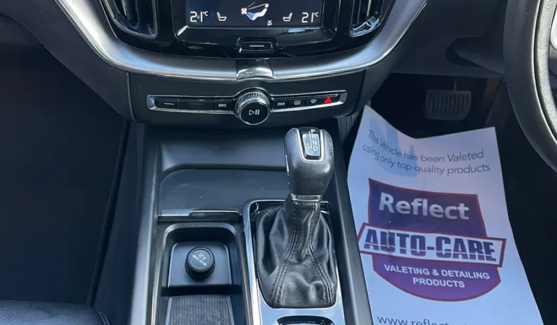 
								VOLVO XC60 Momentum D4 Auto 2019 full									