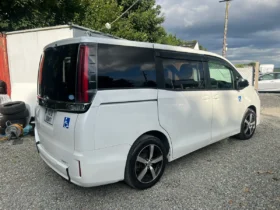 Toyota Noah Automatic Wheelchair 7 Seater 2017