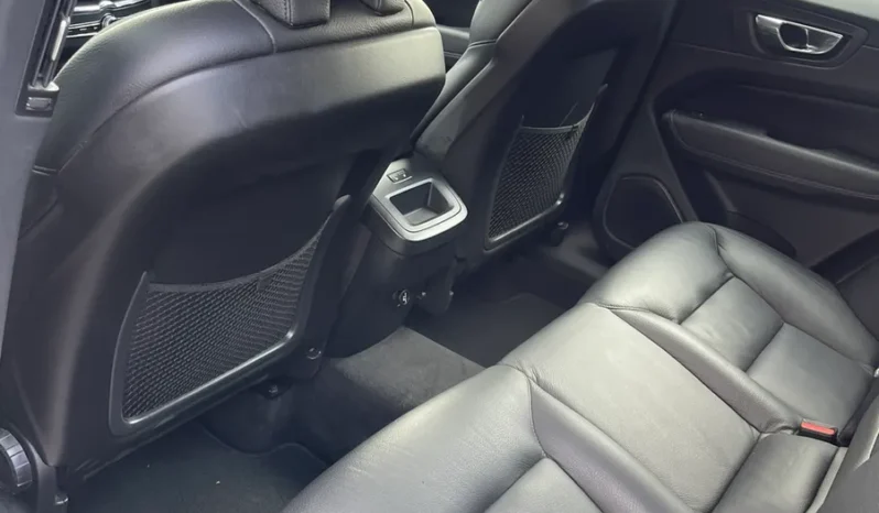 
								VOLVO XC60 Momentum D4 Auto 2019 full									
