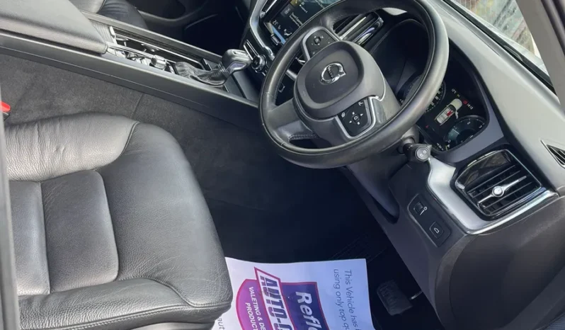
								VOLVO XC60 Momentum D4 Auto 2019 full									