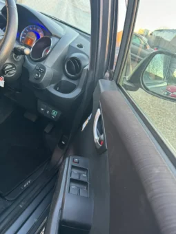 
										Honda Fit Hybrid Automatic 2013 full									