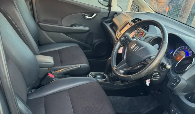 
								Honda Fit Hybrid Automatic 2013 full									